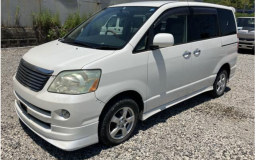 2005 TOYOTA NOAH  CBA-AZR60G X LIMITED